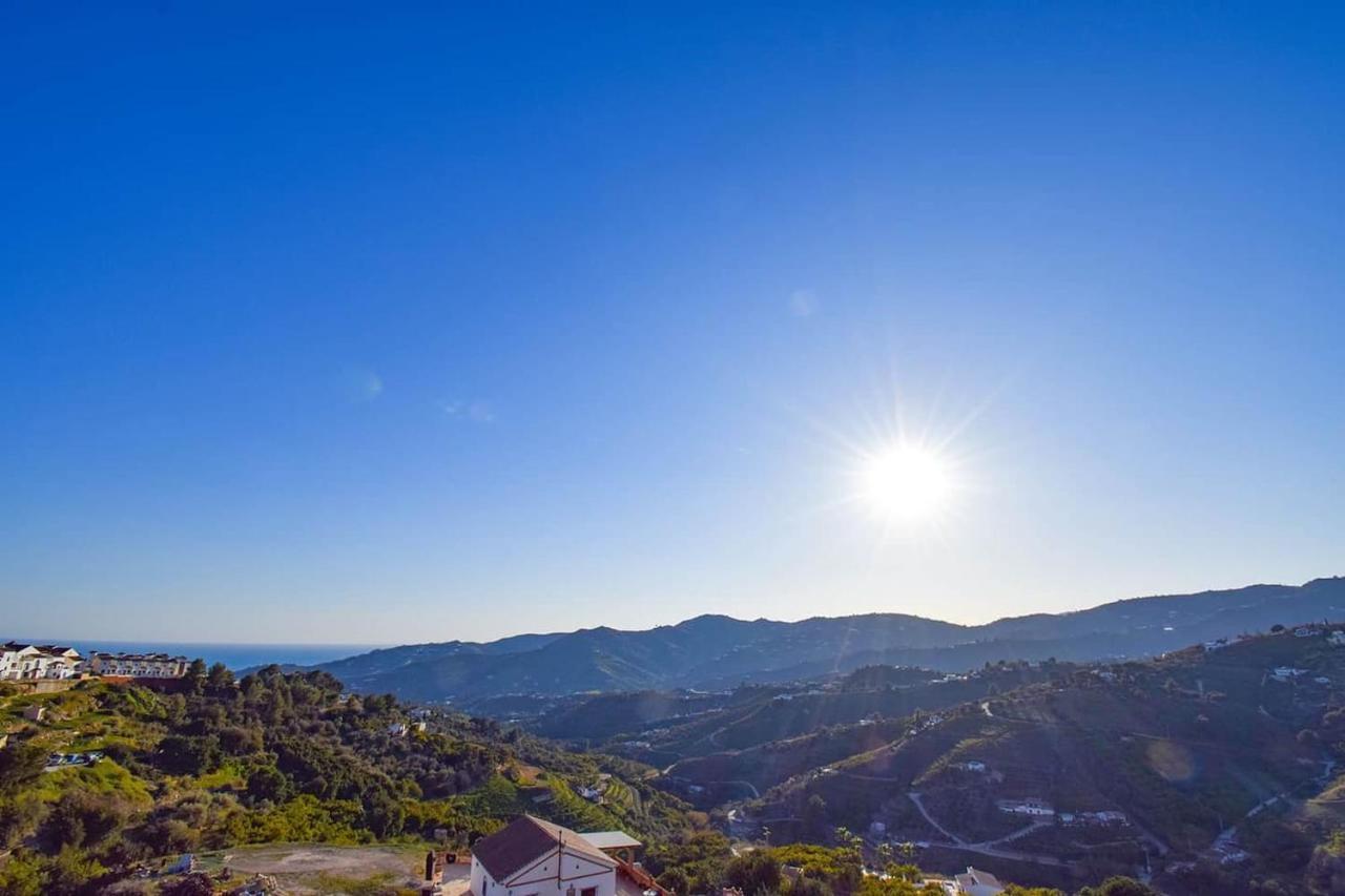 Casita Frigiliana - Stunning New Apartment With Views With Private Parking Space Zewnętrze zdjęcie